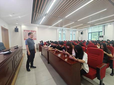 c1b34fe63815e81b5fce7bf44fe4733d