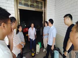 一群人正在聊天描述已自动生成