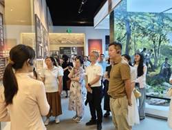 一群人正在聊天描述已自动生成