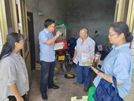 一群人在交谈描述已自动生成